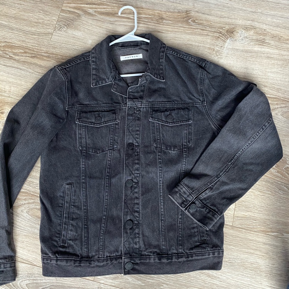 PacSun Men’s black jean jacket